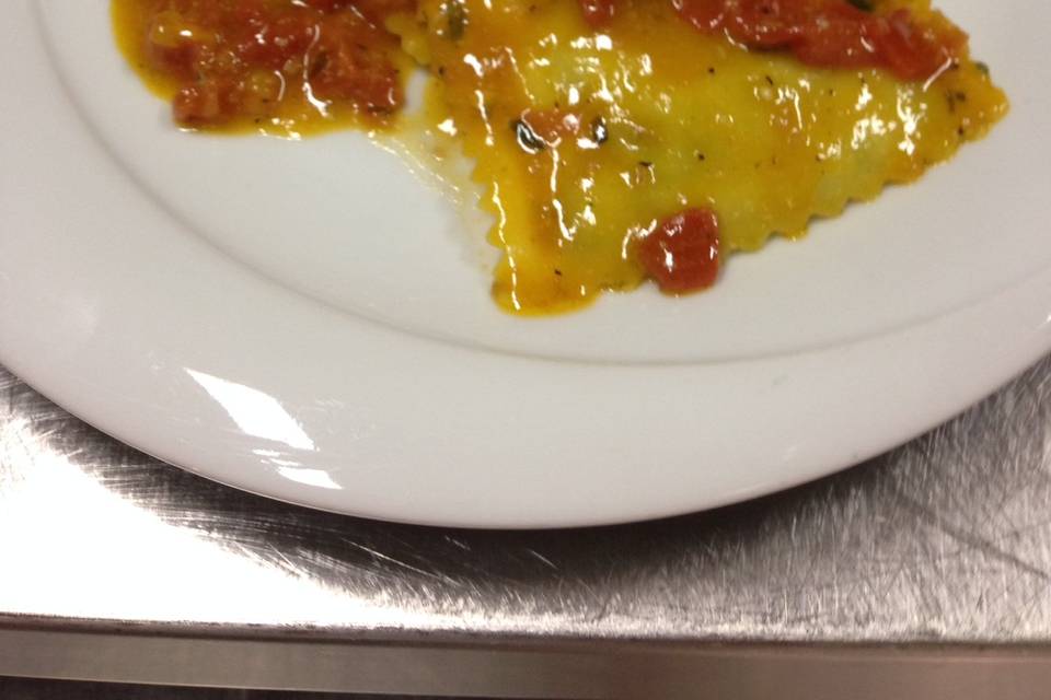 Tortelli bufala e pomodorini
