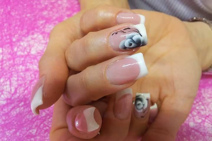 Enza Nails