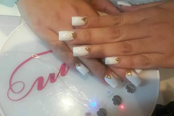 Enza Nails