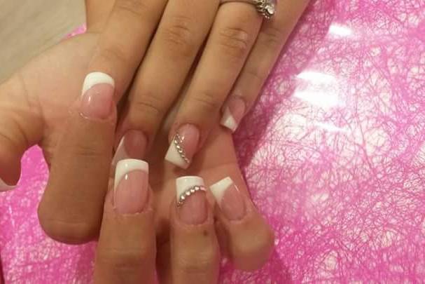 Enza Nails