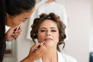 Ola Kadiu Make Up