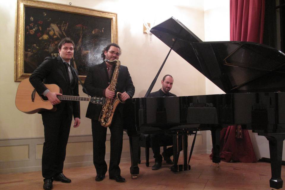 Voce, chitarra, piano e sax