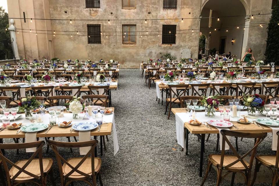 Cena in cortile