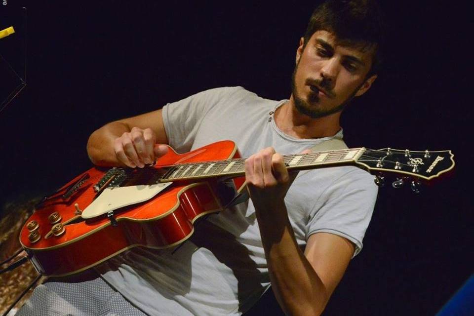 Guitar : Paolo Mignogna