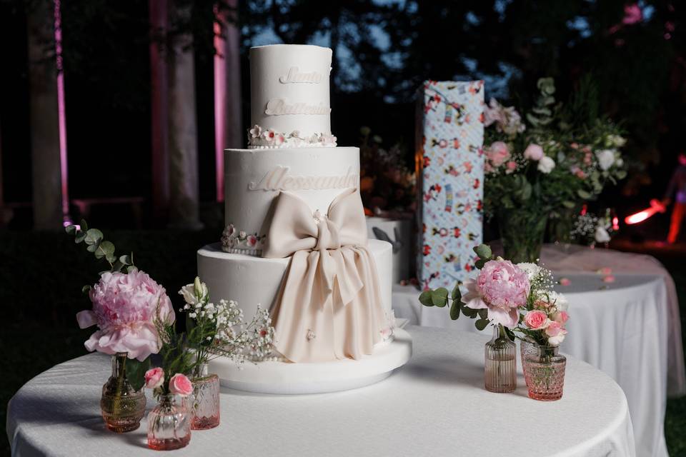 Elegant cake