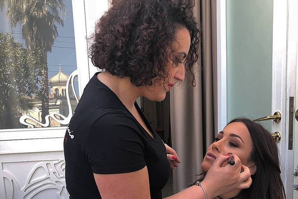 Preparazione trucco di scena