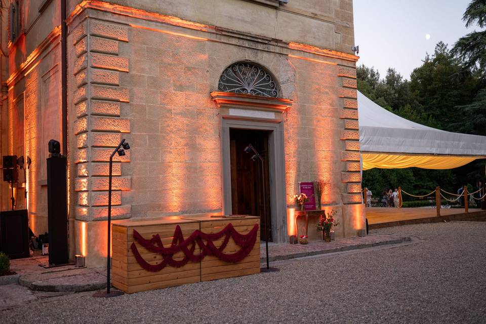 ingresso illuminato