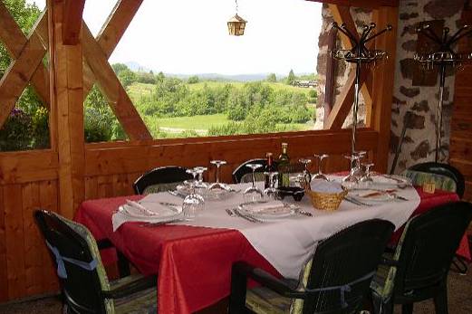 Sala da pranzo con vista sull'esterno