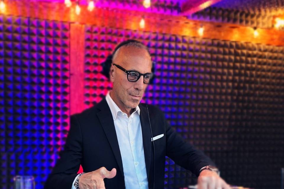 Dj