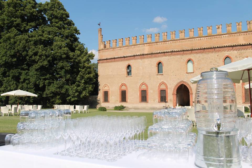 Aperitivo in giardino