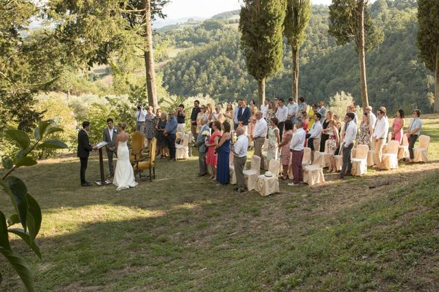 Cerimonia ai piedi castello