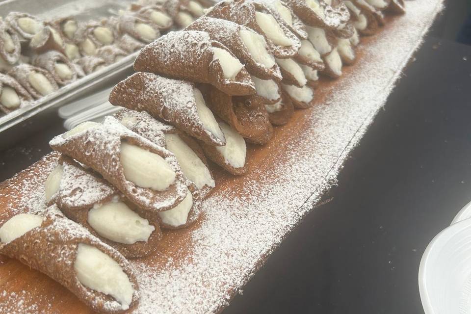...........cannoli