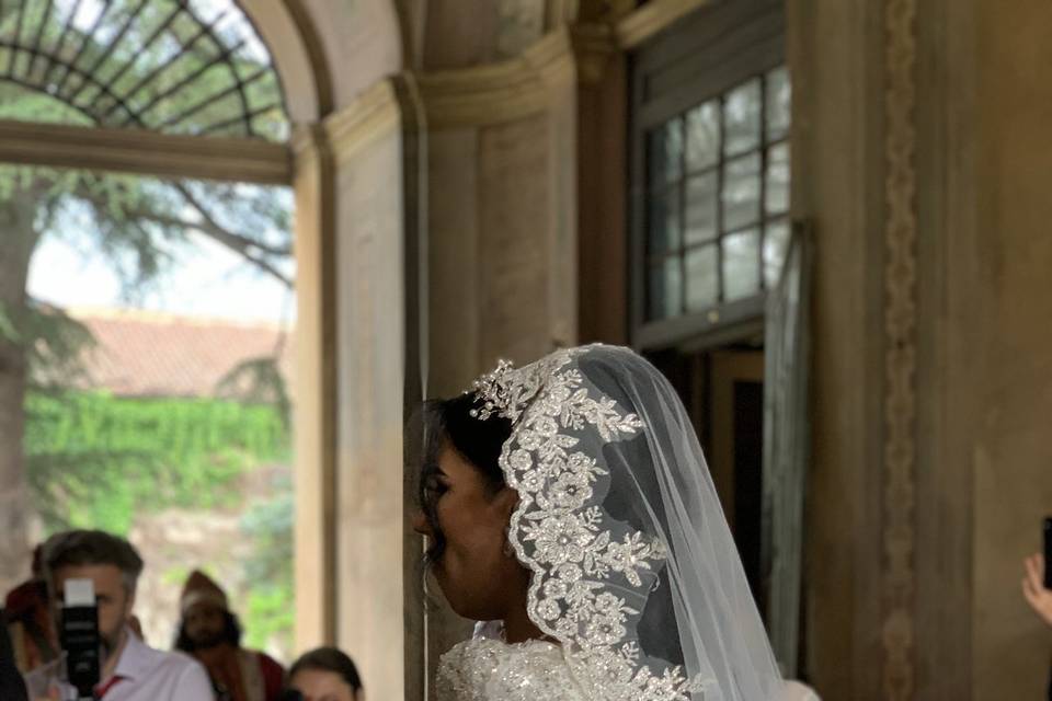 Sposa Sarra dalla Francia