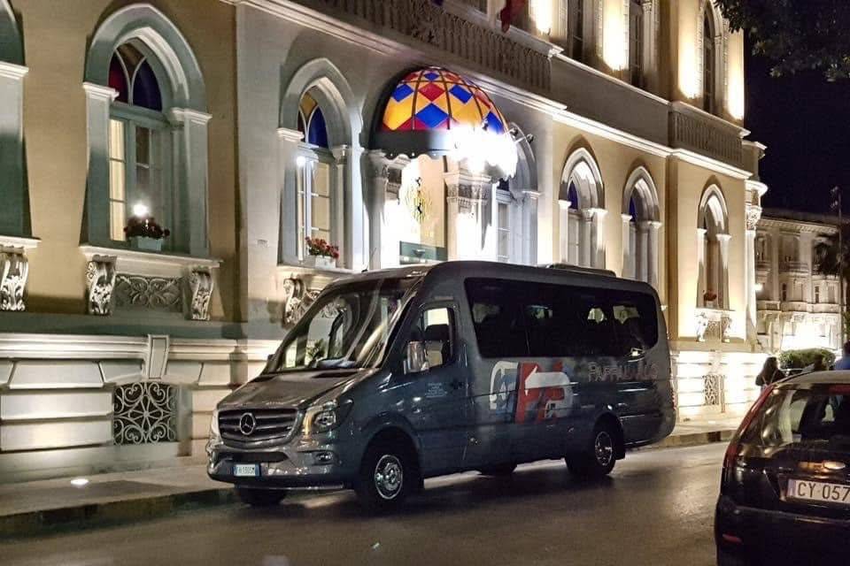 Mercedes benz 20 posti