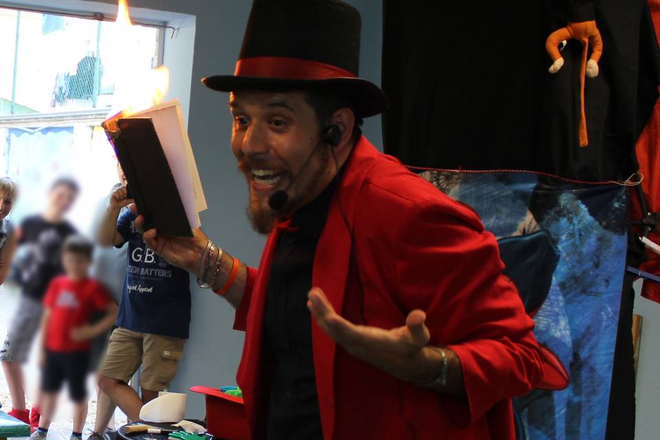 Comic magic show