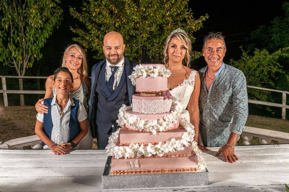 Con gli sposi e la torta