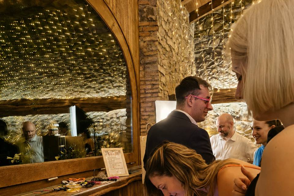 Gli invitati si divertono