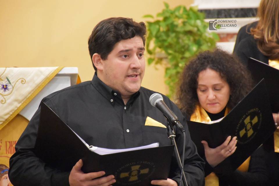 Thomas tenore solista.