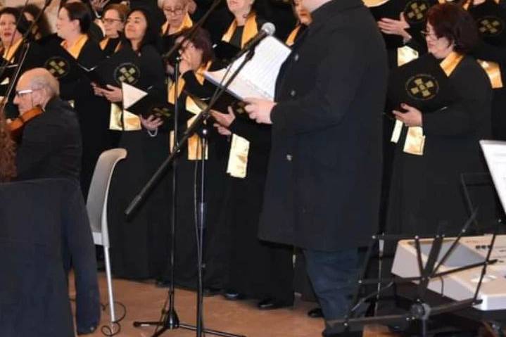 Thomas tenore solista.