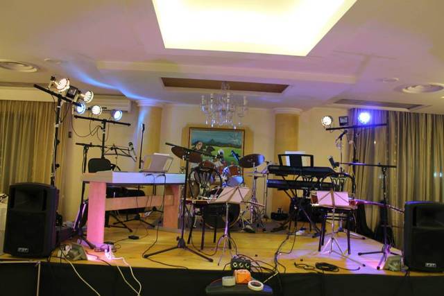 Preparazione palco concerto