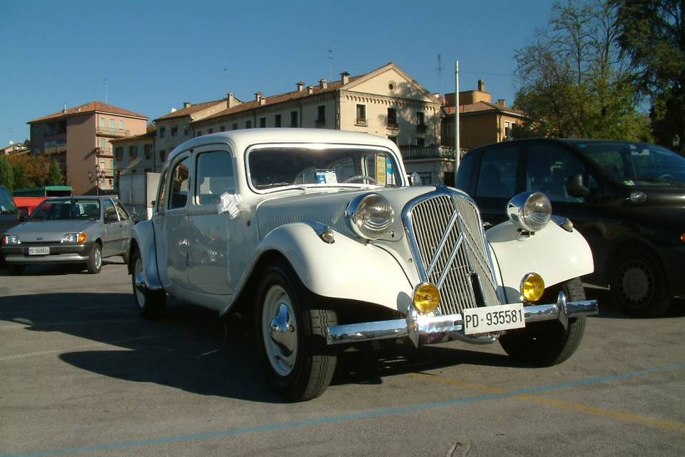 Citroen 11B bianca