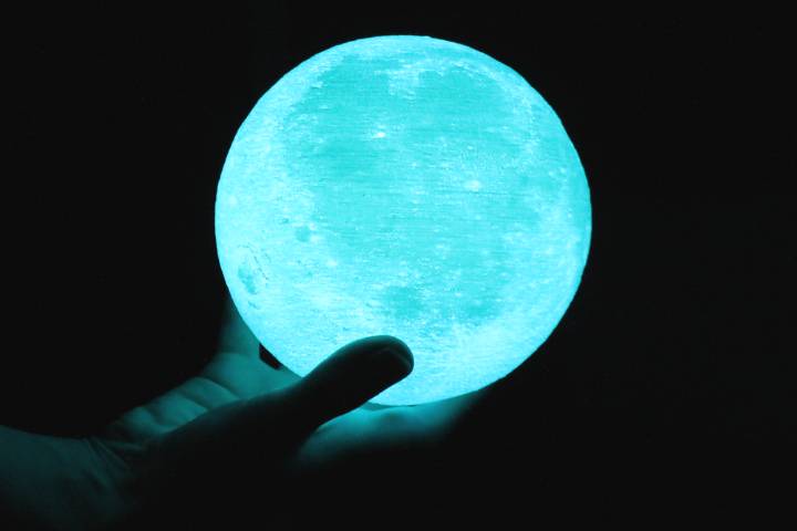 BeCreative Moon Lamp