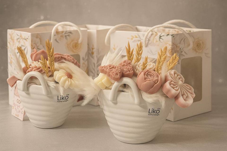 Vasi in ceramica con fiori