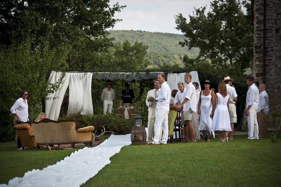 Matrimonio estivo zona piscina