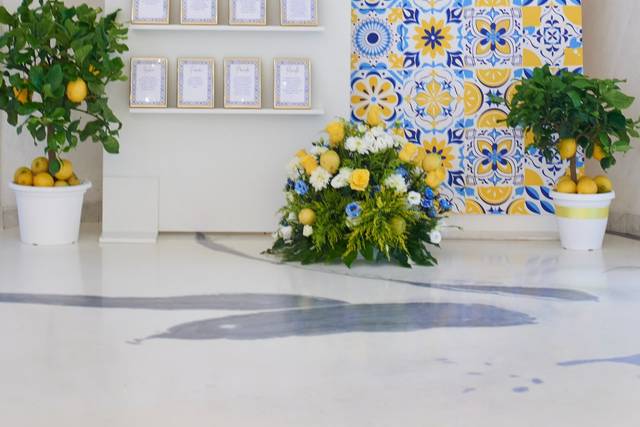 Sala oro tema capri