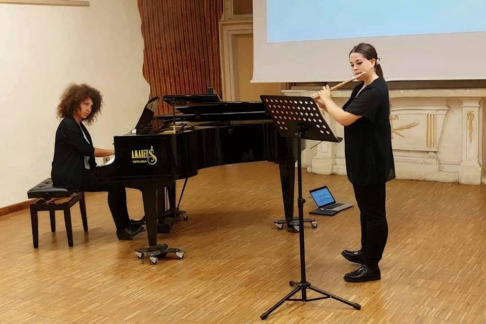 Loreley Torres- piano e Sara