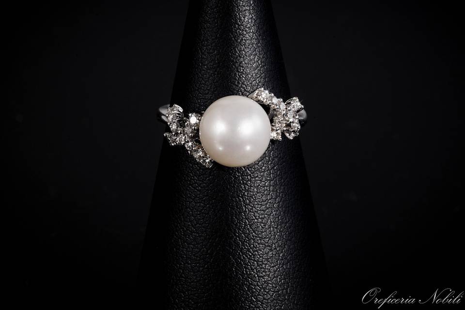 Anello con perla