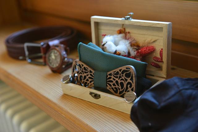 Boutonniere e accessori sposo