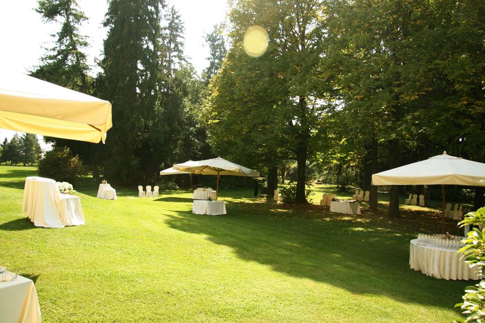 Parco allestito per aperitivo