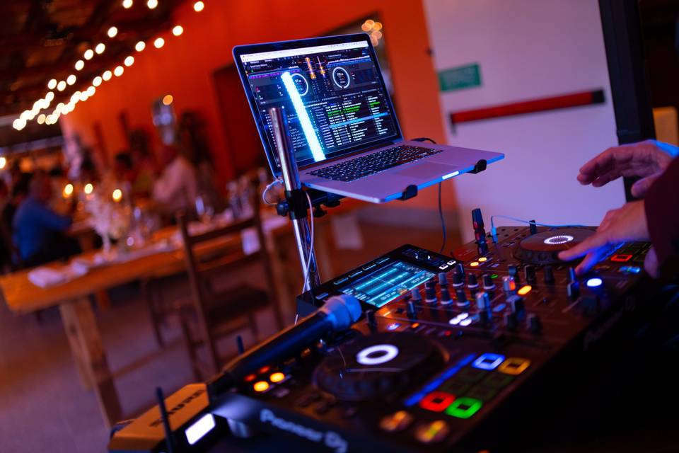 Wedding with AuraMusicPlanner