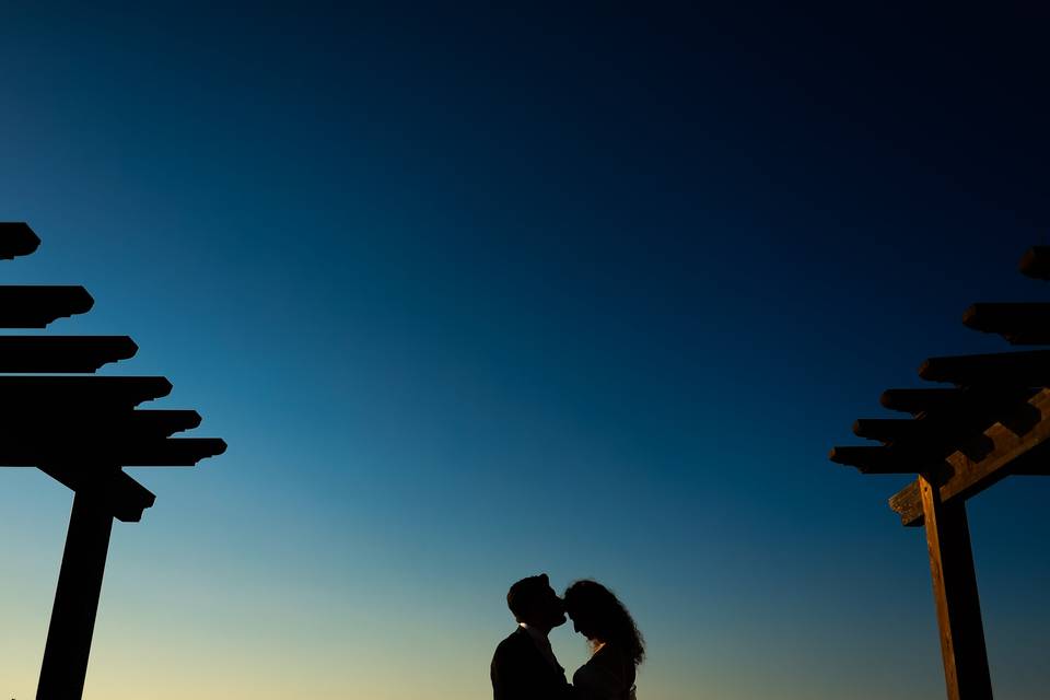 Silhouette love