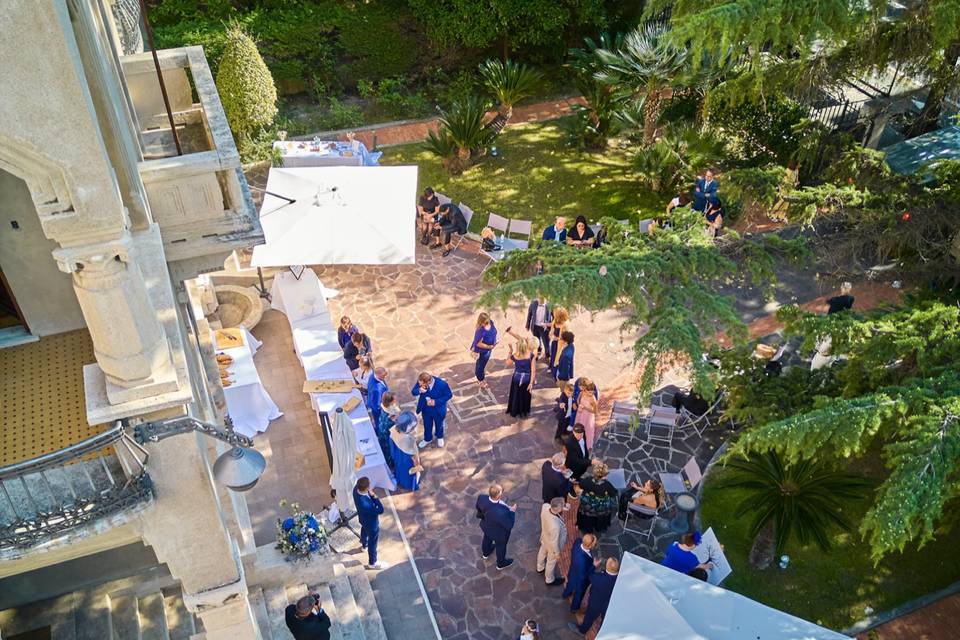 Aperitivo in giardino