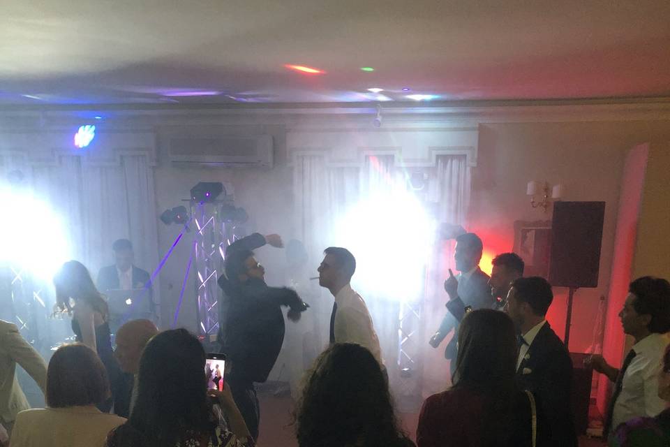 Wedding party dance dj set
