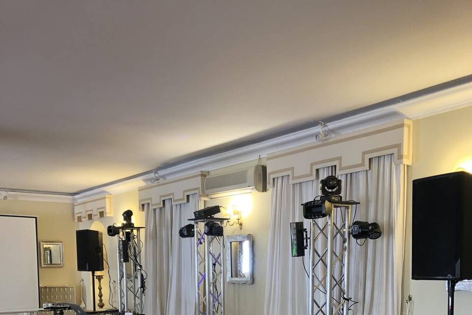 Wedding party dj set consolle