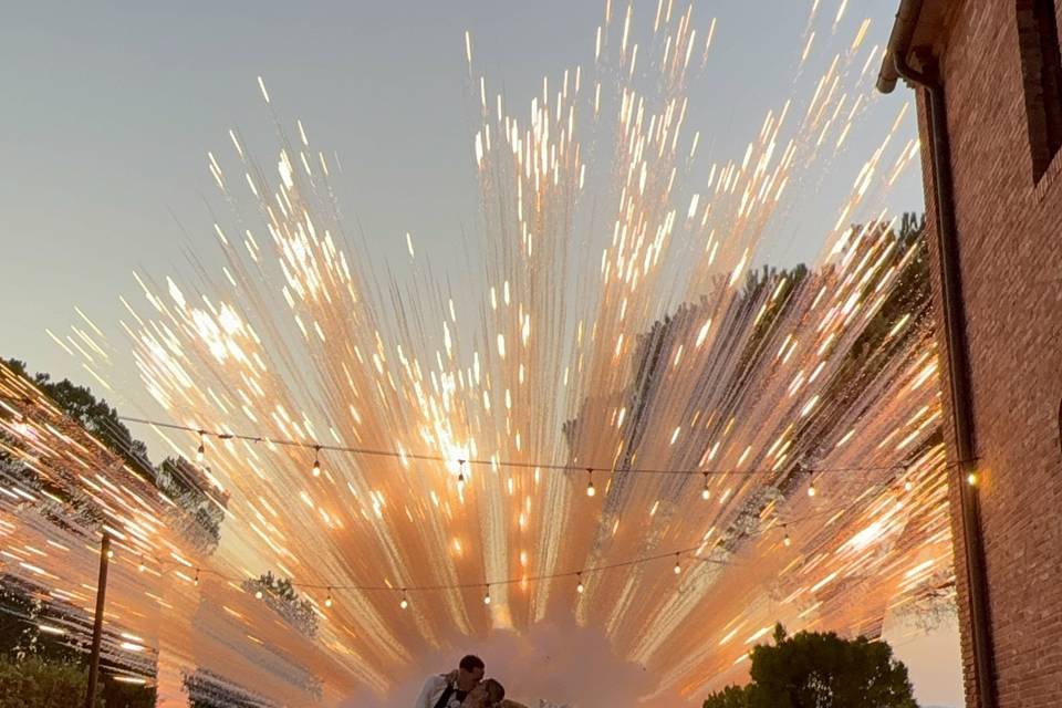 Smoke bomb