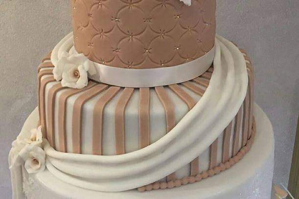 Naked cake