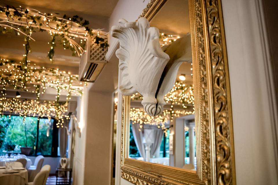 dettaglio_specchio_cornice_oro