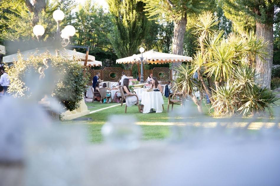 Aperitivo in giardino