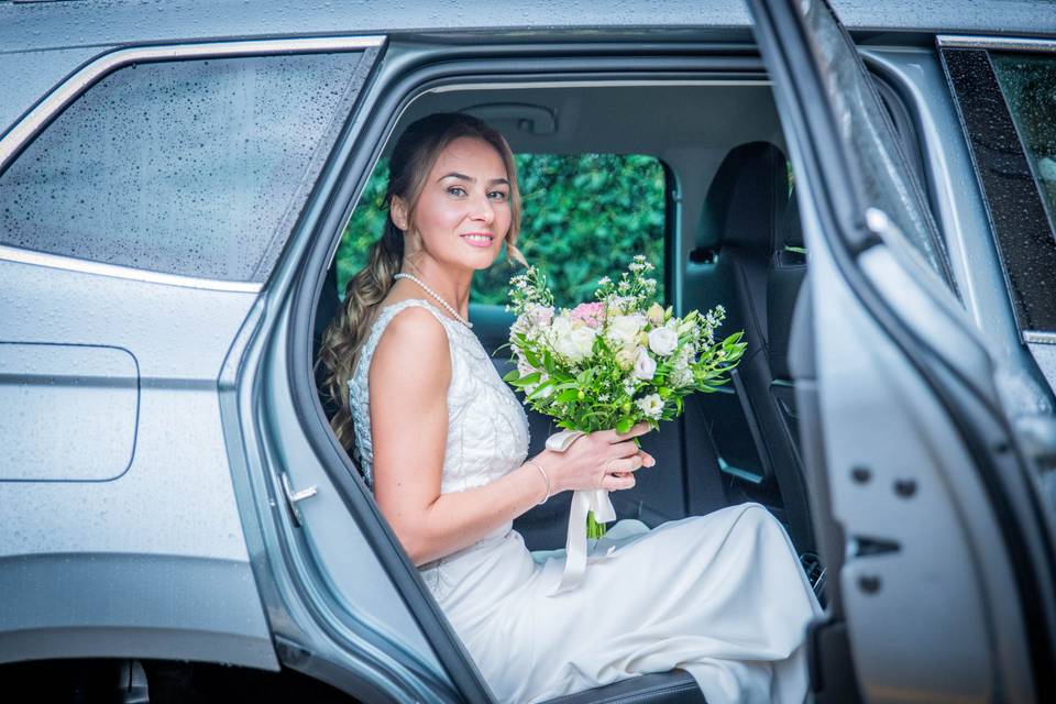 Sposa-entra-in-auto