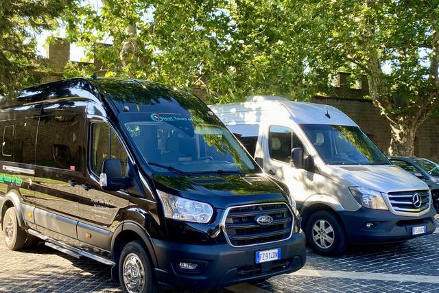 Ford Black Edition 17 Pax