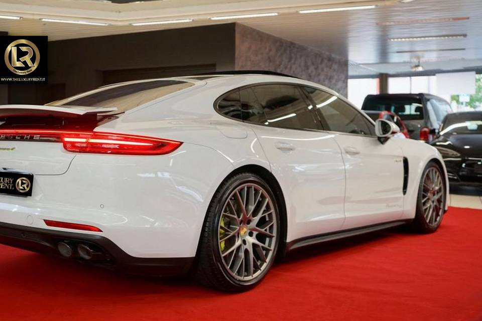 Nuova porsche panamera