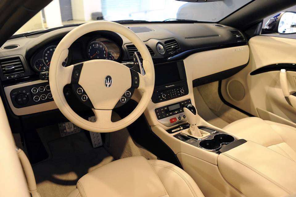 Interni maserati grancabrio