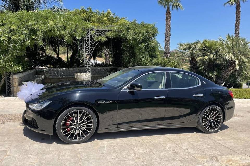 Maserati ghibli nera…