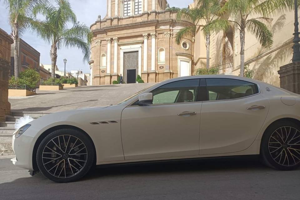 Maserati ghibli bianca