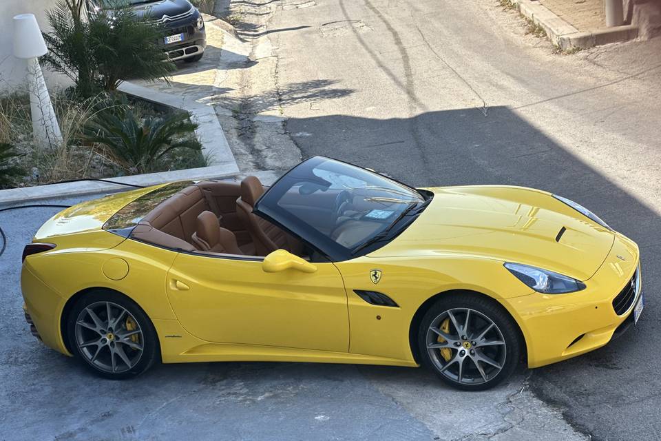 Ferrari gialla