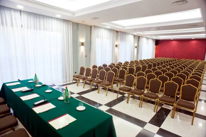 Sala silver Templum dedicata prettamente per congressi e meeting